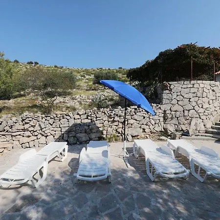 Holiday Mar - Relaxing Vacation